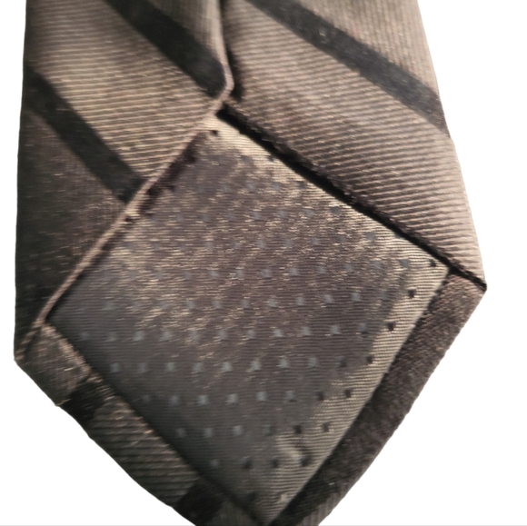 Pierre Cardin, Harty Ames, and Uomo Venetto tie bundle. BUY these 3 get 1 free - Picture 9 of 12